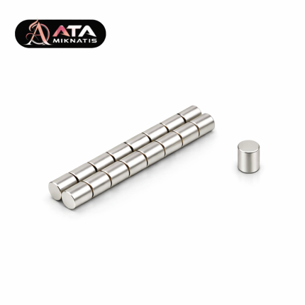 Küçük yüzeylerde güçlü tutuş sağlayan 4x3 mm neodimyum mıknatıs; devre sabitleme, montaj ve mini mekanik uygulamalara uygundur.