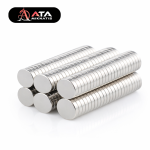 Küçük yüzeylerde güçlü tutuş sağlayan 5x1.5 mm neodimyum mıknatıs; devre sabitleme, montaj ve mini mekanik uygulamalara uygundur.